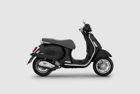 Vespa GTS 125 Nero Convinto 2023