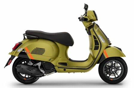 Vespa GTS 125 Super Sport Verde Ambizioso 2023